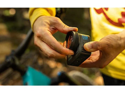 GoPro Hero13 Ultra Wide Edition, Sensor de 27 MP, Micrófono, Pantalla LCD frontal con Vista Previa, Sensor CMOS de 1/1,9", Negro